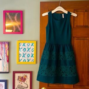 Beautiful teal dress!